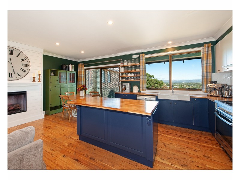 269 Highview Crescent, Lavington NSW 2641