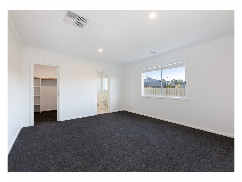 41 Barossa Way, Thurgoona NSW 2640