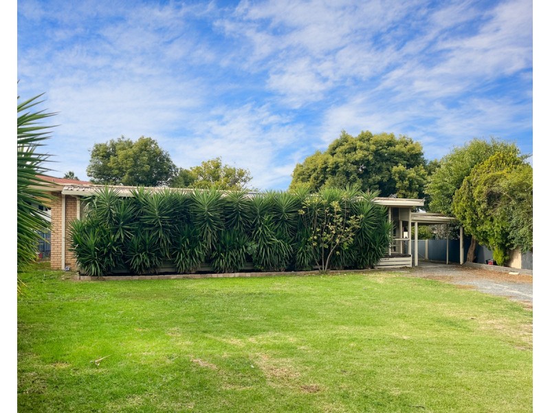 398 Lucinda Court, Lavington NSW 2641