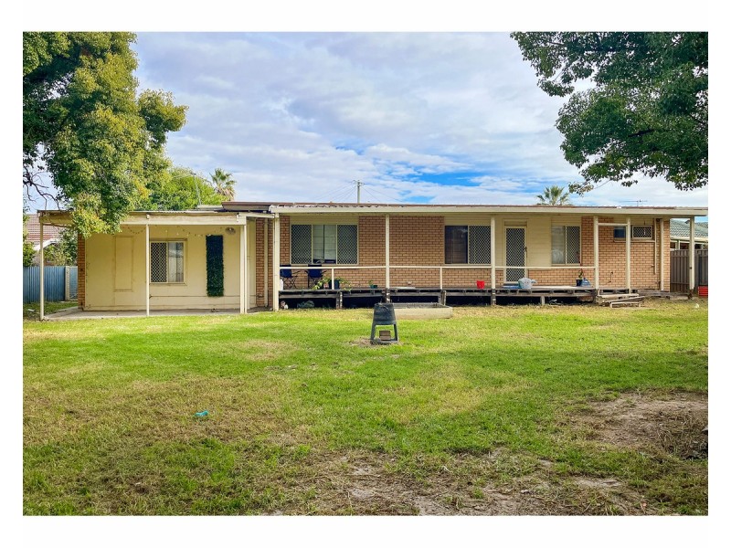 398 Lucinda Court, Lavington NSW 2641