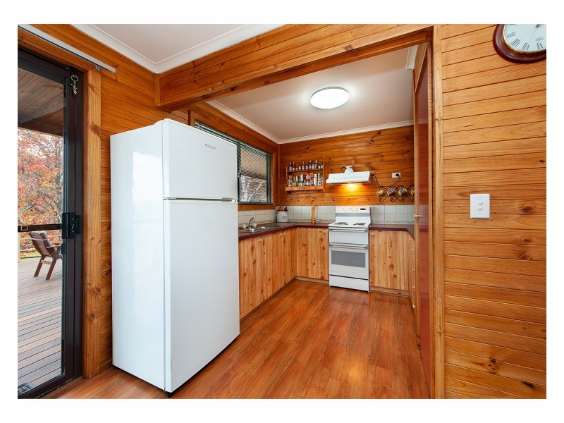 23 Hillcrest Avenue, Bellbridge VIC 3691