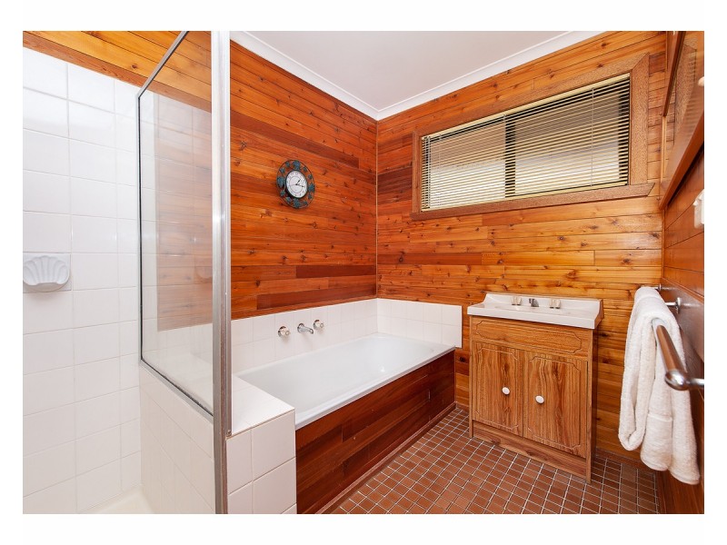 23 Hillcrest Avenue, Bellbridge VIC 3691