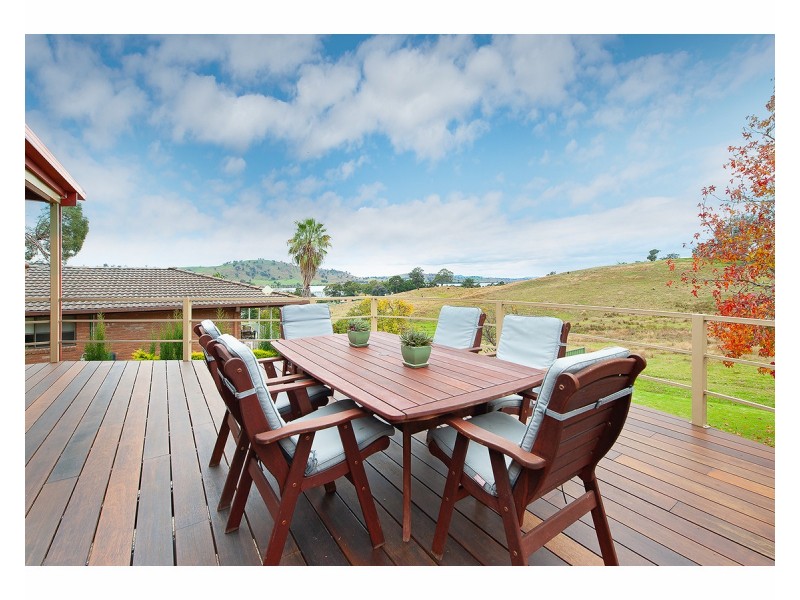 23 Hillcrest Avenue, Bellbridge VIC 3691