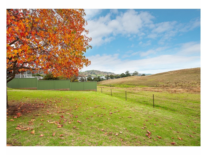 23 Hillcrest Avenue, Bellbridge VIC 3691