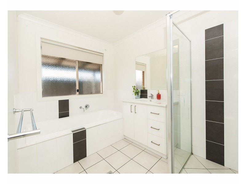 1/3 Victor Place, Lavington NSW 2641