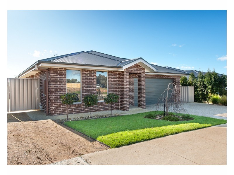 19 Zeil Circuit, Thurgoona NSW 2640