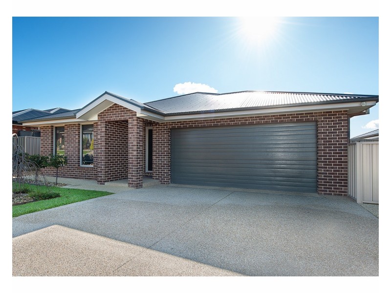 19 Zeil Circuit, Thurgoona NSW 2640