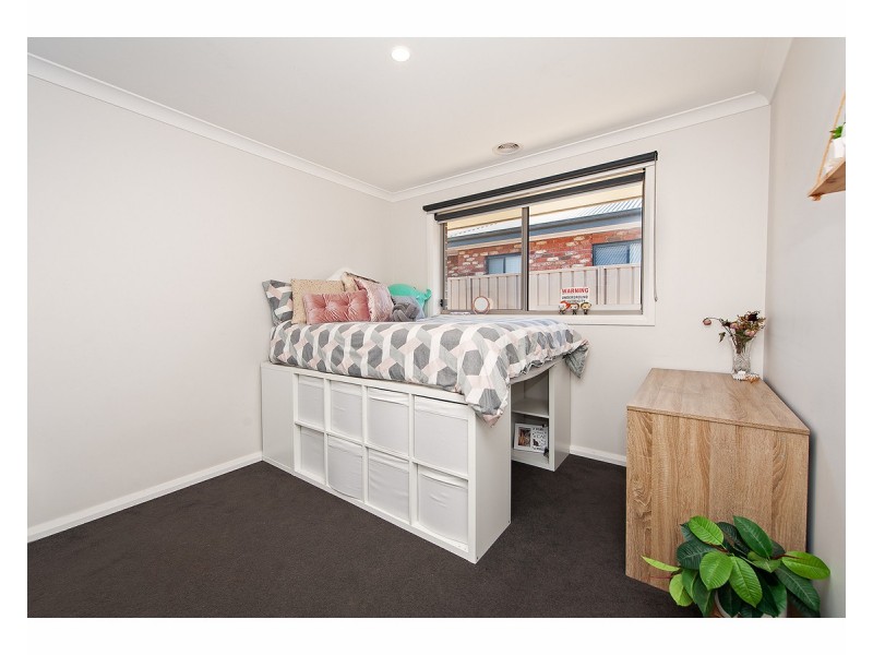 19 Zeil Circuit, Thurgoona NSW 2640