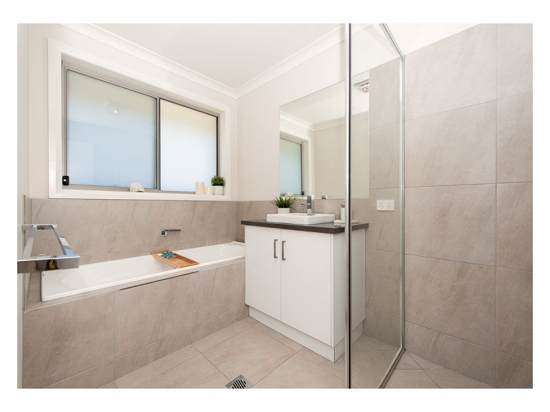 19 Zeil Circuit, Thurgoona NSW 2640