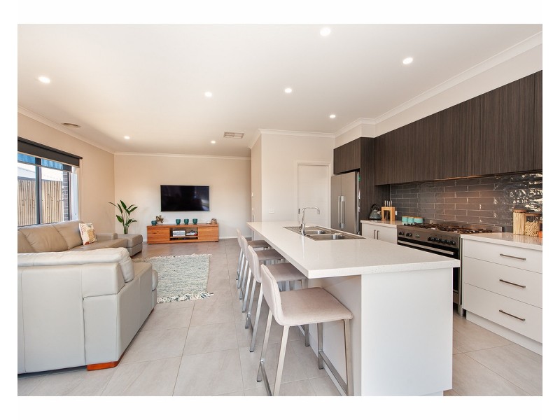 19 Zeil Circuit, Thurgoona NSW 2640