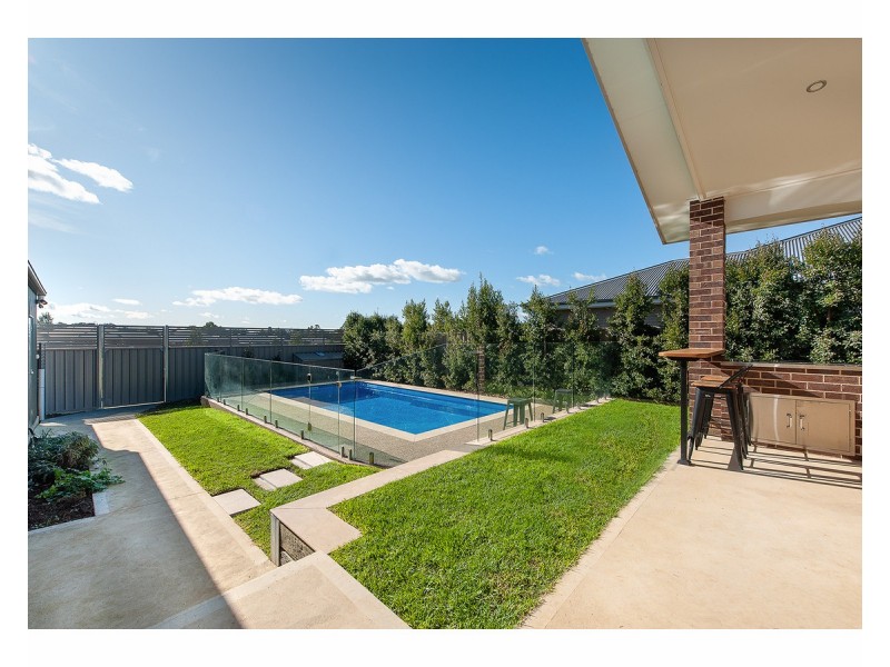 19 Zeil Circuit, Thurgoona NSW 2640