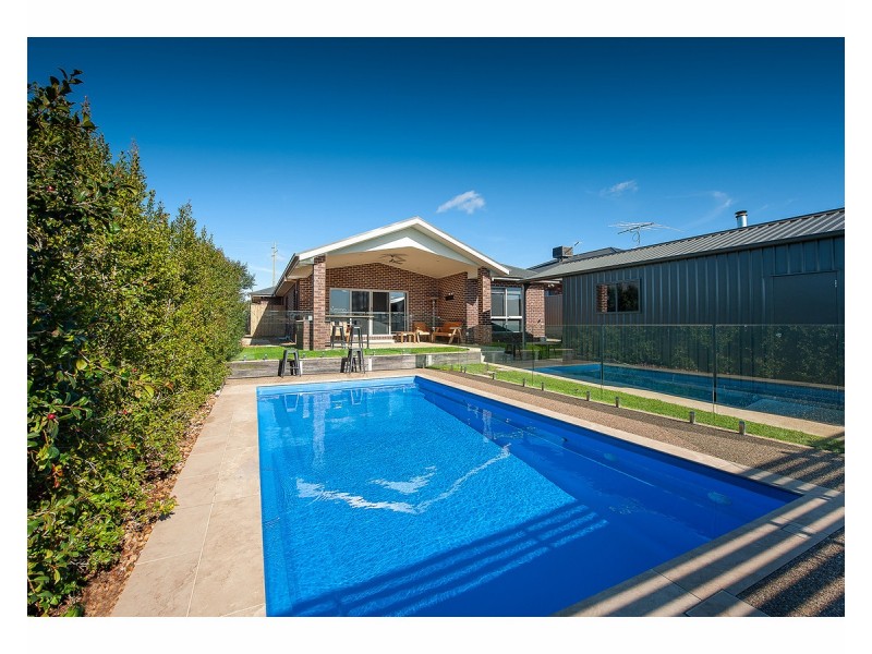 19 Zeil Circuit, Thurgoona NSW 2640