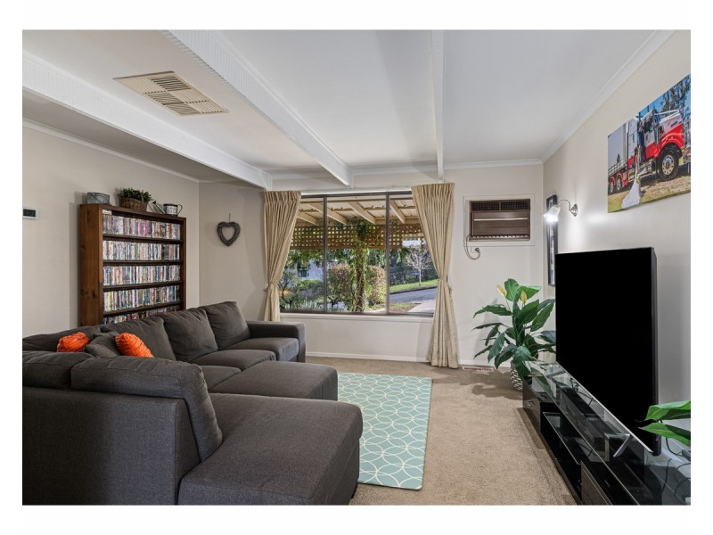 390 Red Hill Court, Lavington NSW 2641