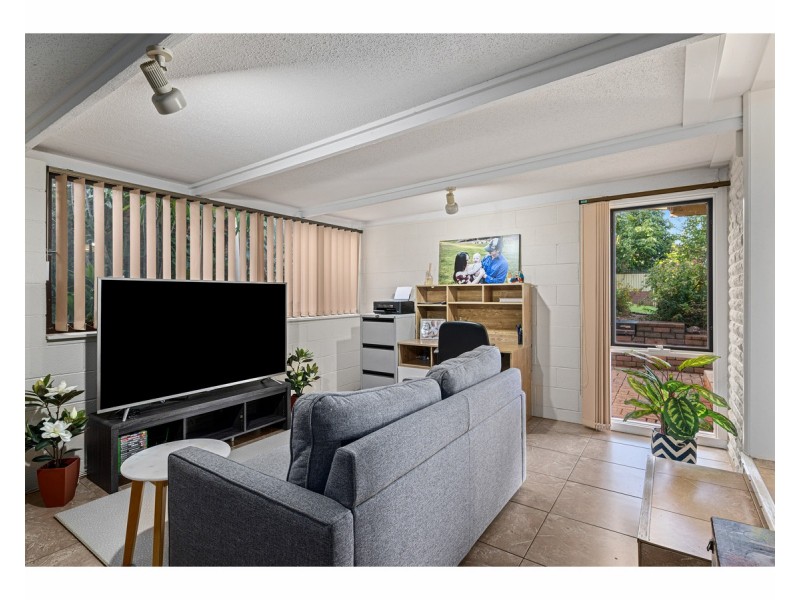 390 Red Hill Court, Lavington NSW 2641