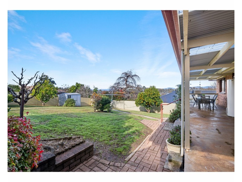 390 Red Hill Court, Lavington NSW 2641
