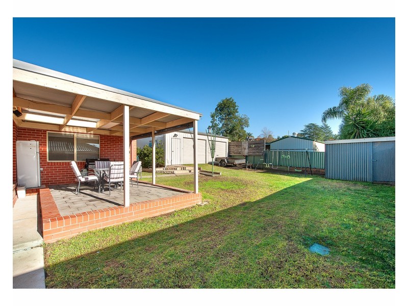 15 Mountain Way, Lavington NSW 2641