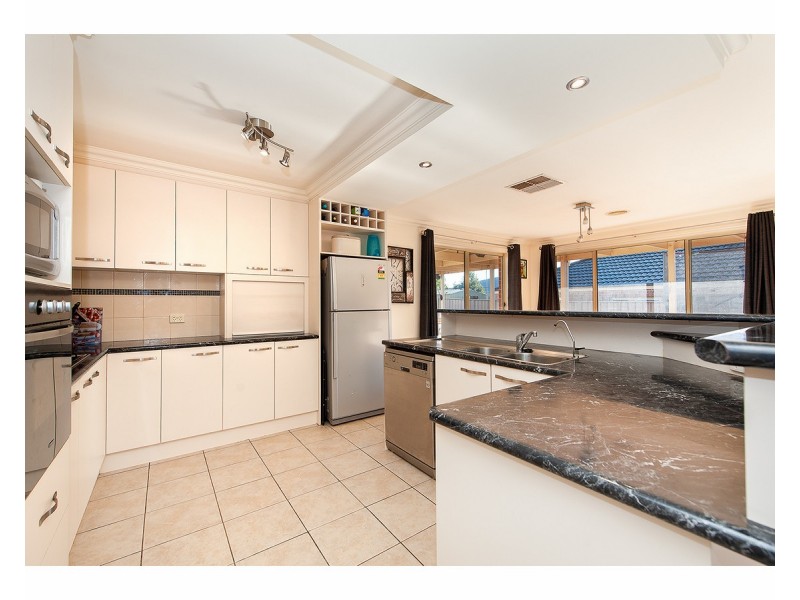 15 Mountain Way, Lavington NSW 2641