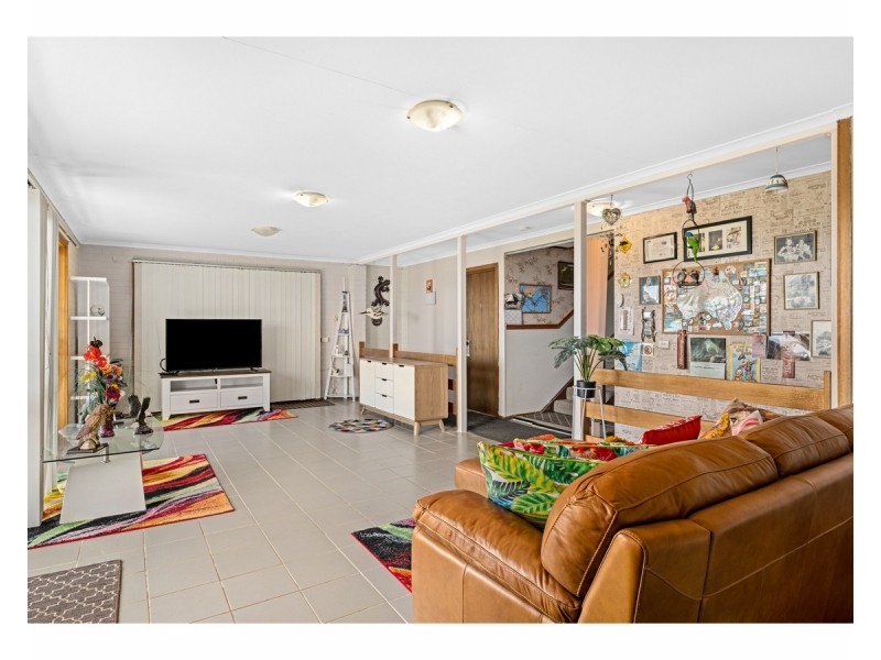 275 Highview Crescent, Lavington NSW 2641