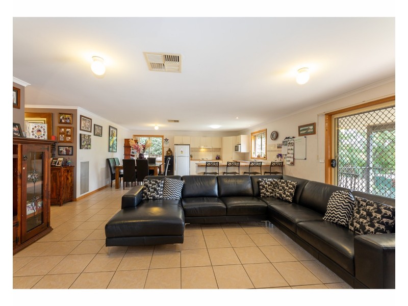 21 Milos Boulevard, Wodonga VIC 3690