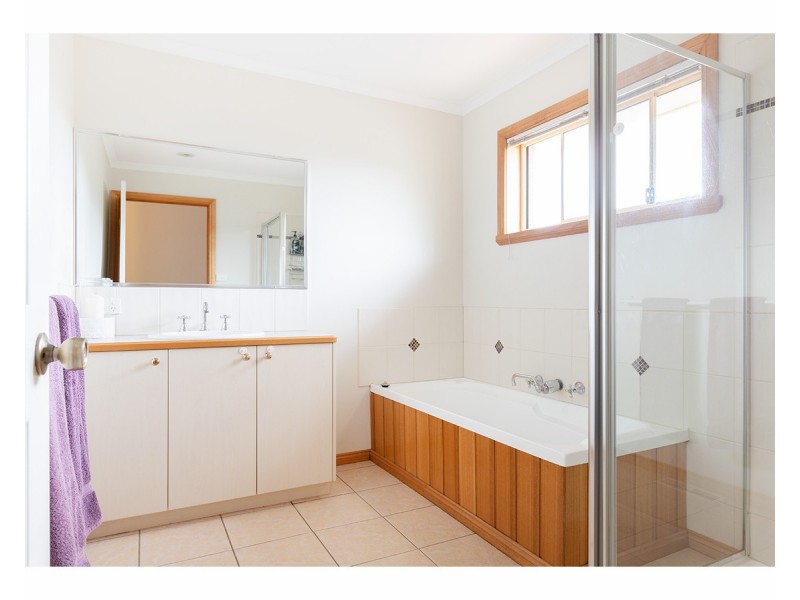 21 Milos Boulevard, Wodonga VIC 3690