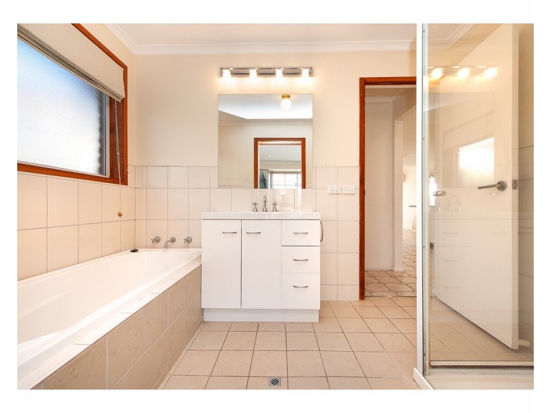 25 Stapleton Court, Wodonga VIC 3690