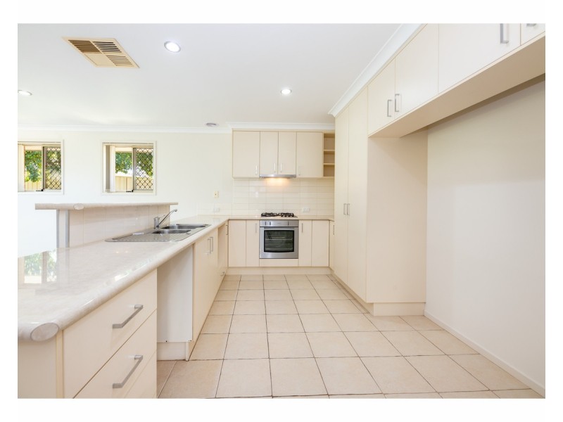 14 Cormorant Avenue, Bandiana VIC 3694