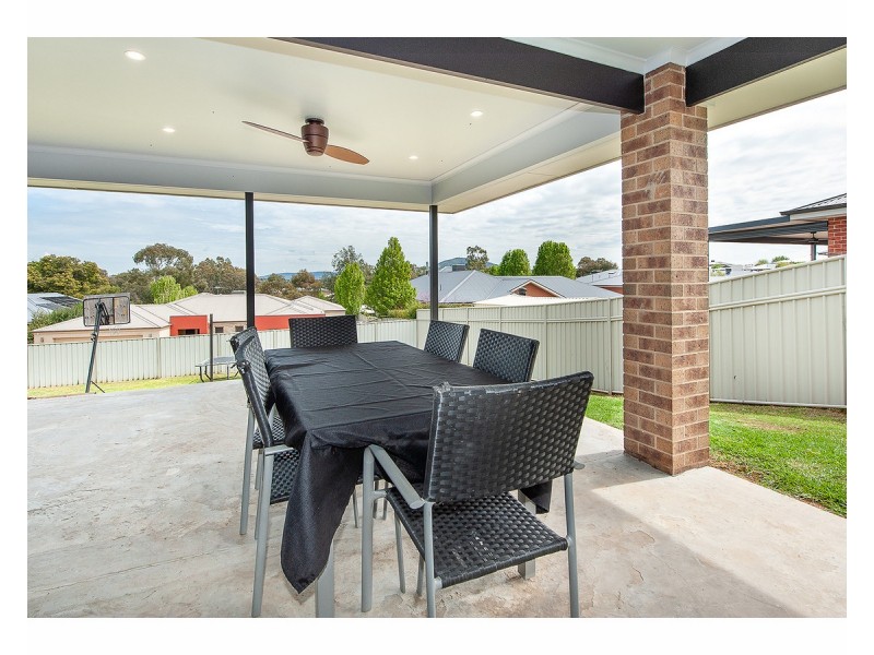 107 Forest Drive, Thurgoona NSW 2640
