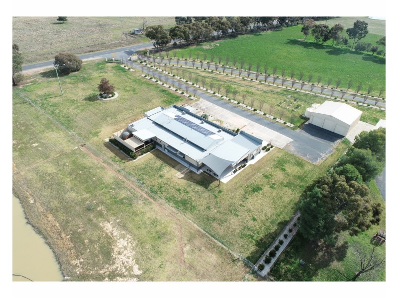 634 Gerogery Road, Table Top NSW 2640