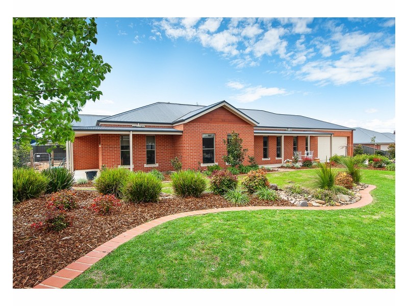 18 Kakadu Court, Thurgoona NSW 2640