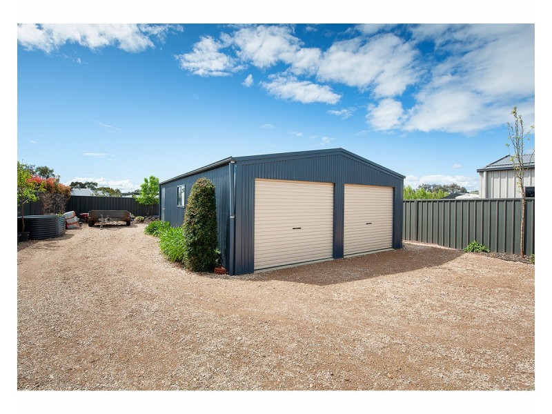 18 Kakadu Court, Thurgoona NSW 2640