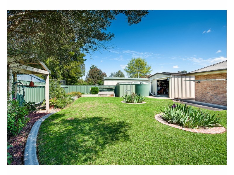 114 Hume Street, Howlong NSW 2643