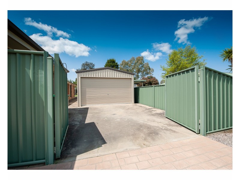 114 Hume Street, Howlong NSW 2643