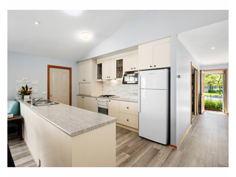 45 Jenny Wren Place, East Albury NSW 2640