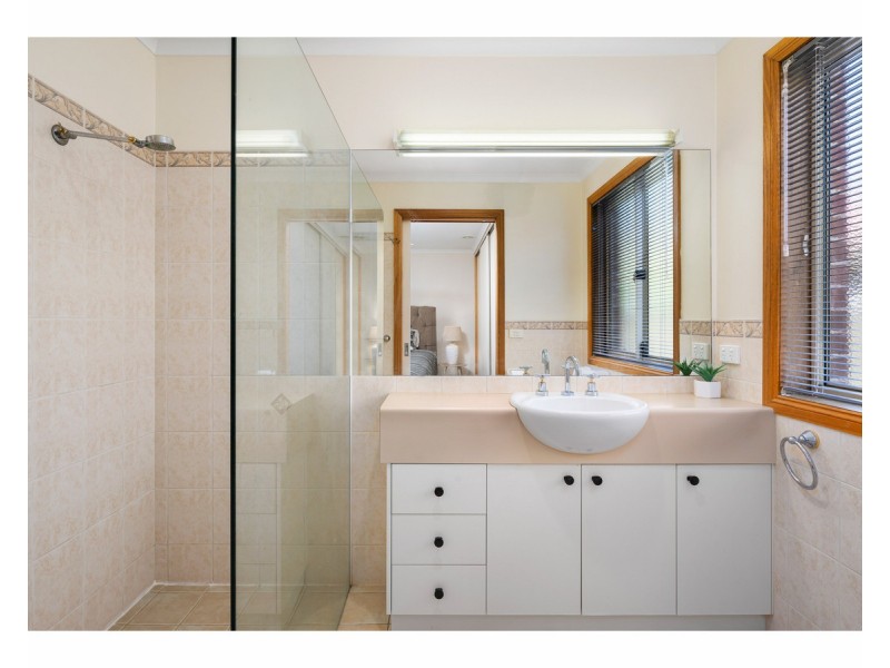 45 Jenny Wren Place, East Albury NSW 2640