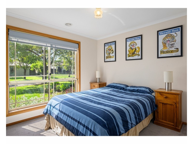 45 Jenny Wren Place, East Albury NSW 2640