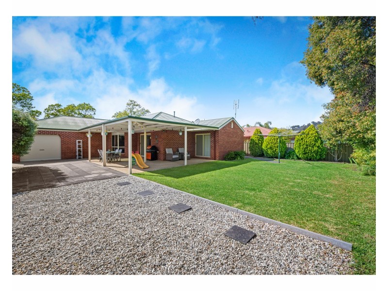 45 Jenny Wren Place, East Albury NSW 2640