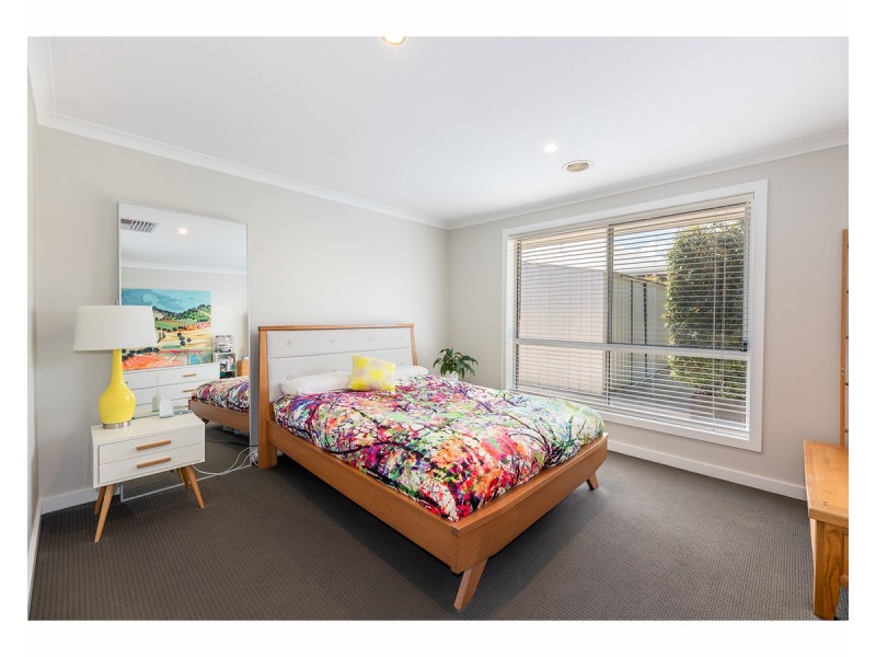 130 Pickworth Street, Thurgoona NSW 2640