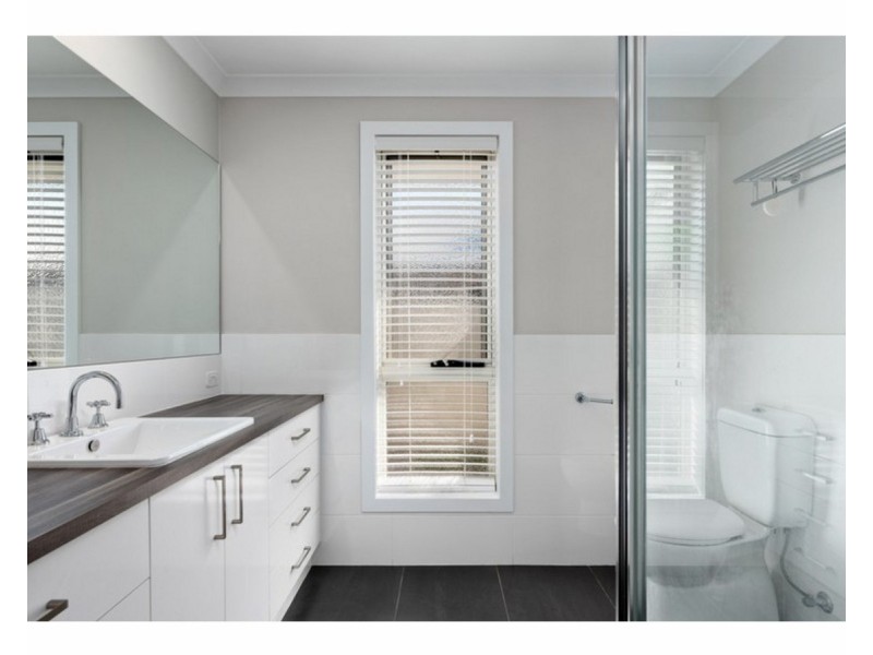 130 Pickworth Street, Thurgoona NSW 2640