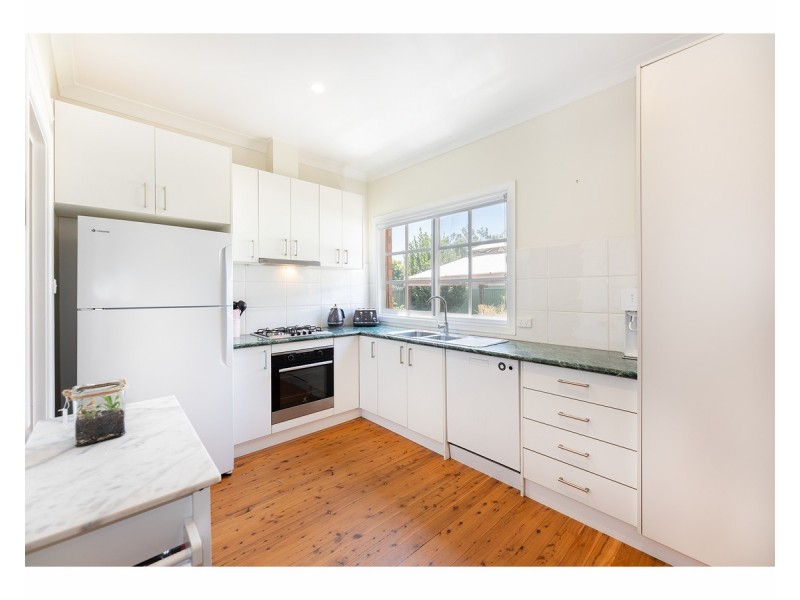 534 Douglas Road, Lavington NSW 2641