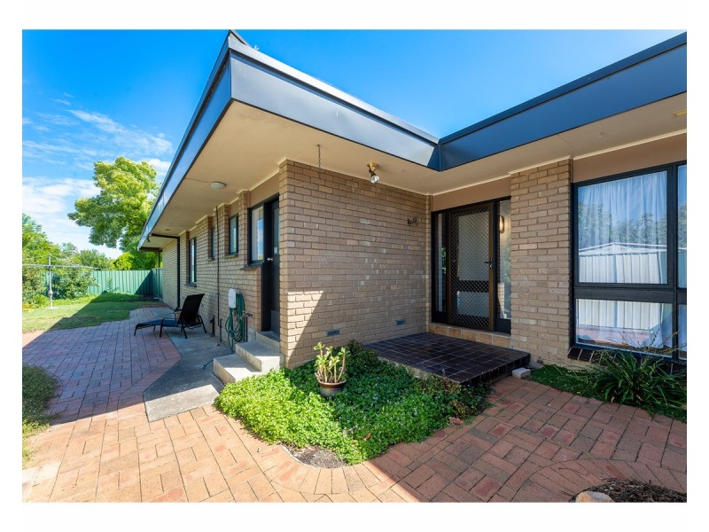 335 Parkland Crescent, Lavington NSW 2641