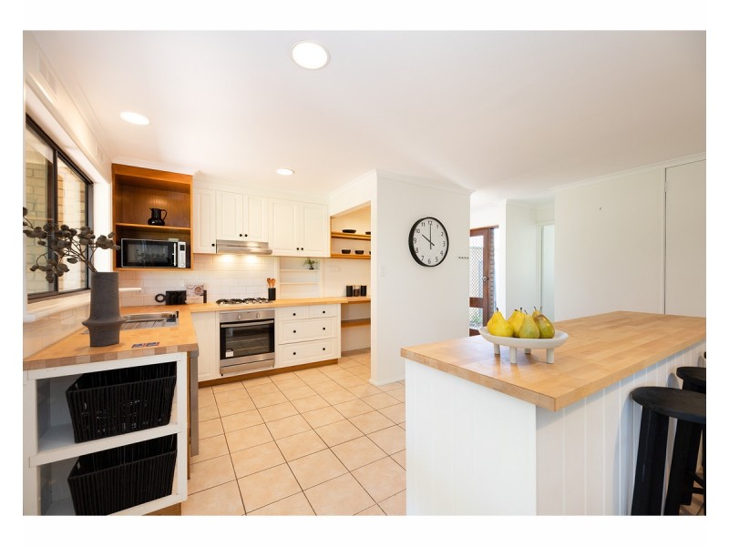335 Parkland Crescent, Lavington NSW 2641
