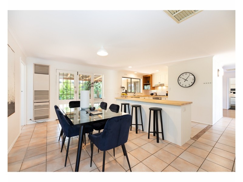 335 Parkland Crescent, Lavington NSW 2641