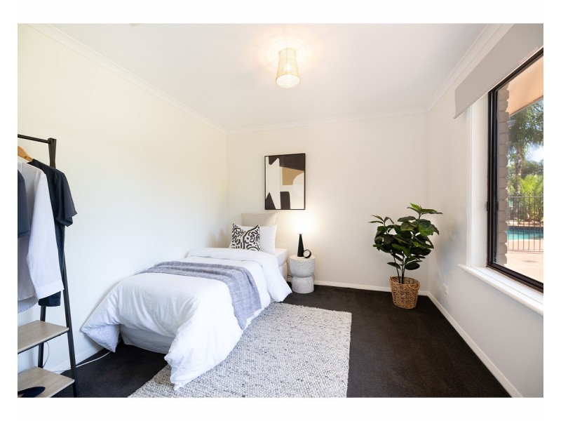 335 Parkland Crescent, Lavington NSW 2641