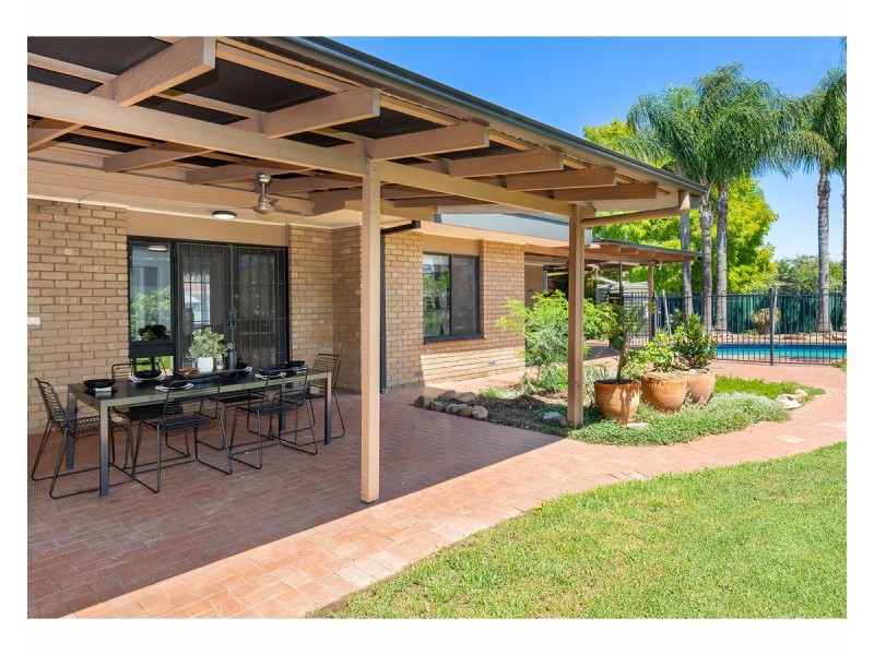 335 Parkland Crescent, Lavington NSW 2641