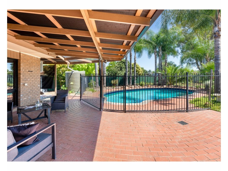 335 Parkland Crescent, Lavington NSW 2641