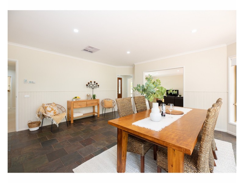 44 Falcon Circuit, West Wodonga VIC 3690