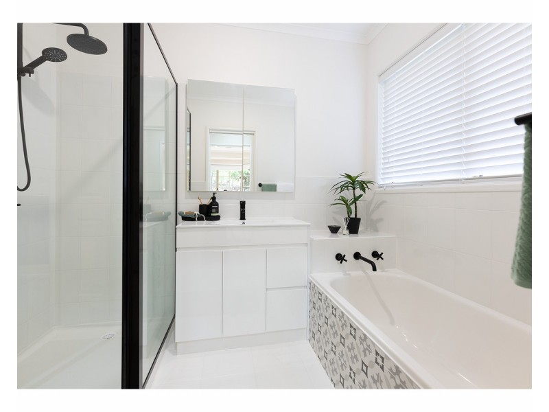 44 Falcon Circuit, West Wodonga VIC 3690