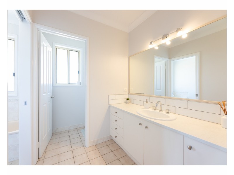 1 Eberle Close, Thurgoona NSW 2640