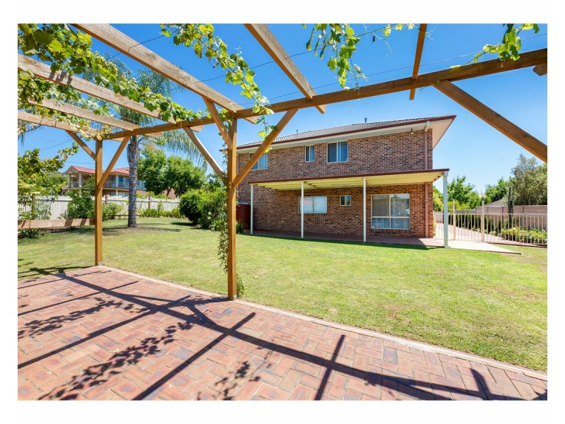 1 Eberle Close, Thurgoona NSW 2640