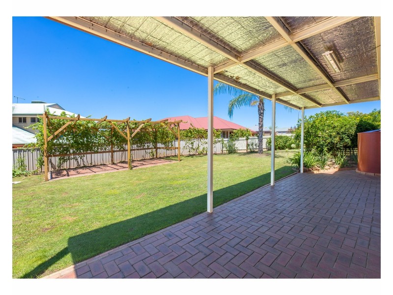 1 Eberle Close, Thurgoona NSW 2640